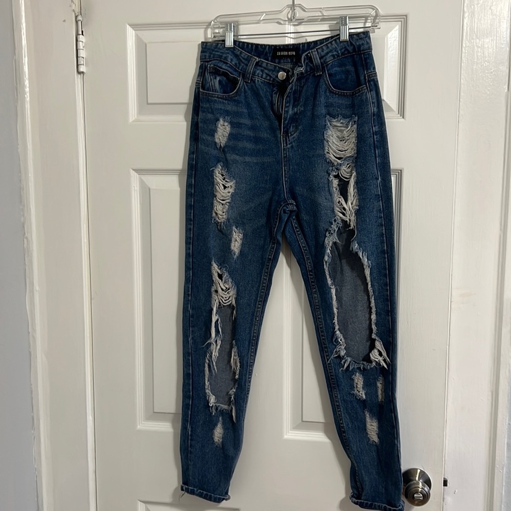 Fashion nova ripped boyfriend jeans